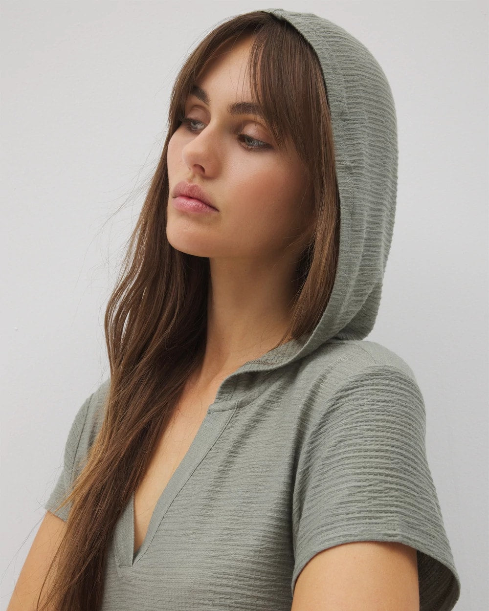 Crinkle Knit Short Sleeve V-Neck Hoodie - RESTORATION GREEN | Soma Women