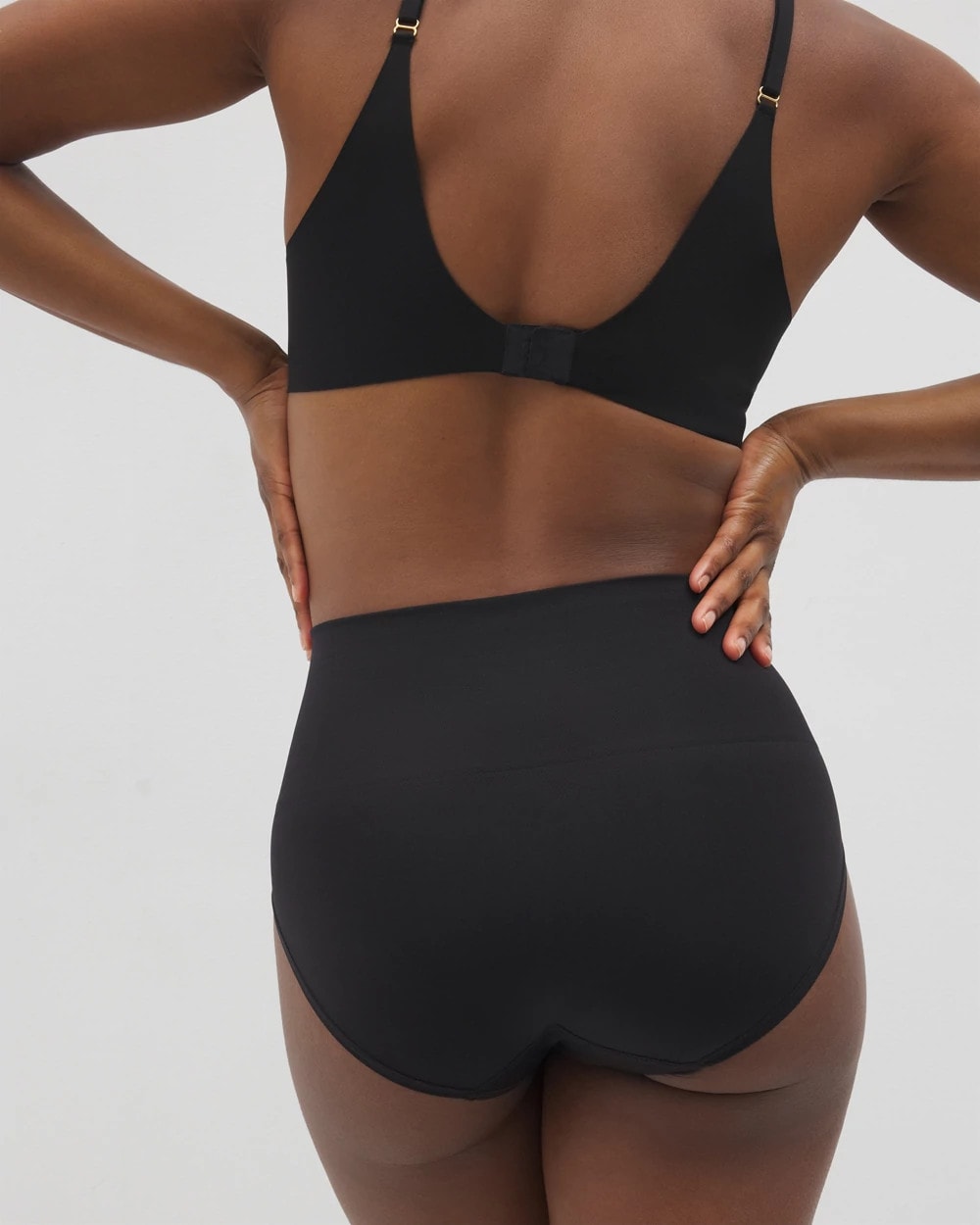 Mid-Level Shaping Seamless Brief - BLACK | Soma Women