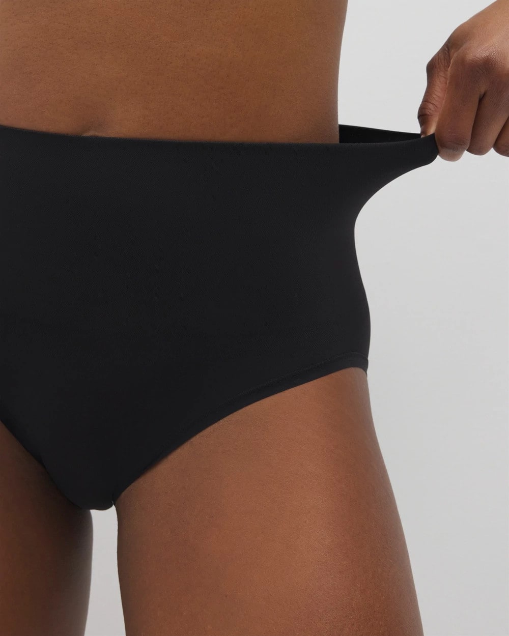 Mid-Level Shaping Seamless Brief - BLACK | Soma Women