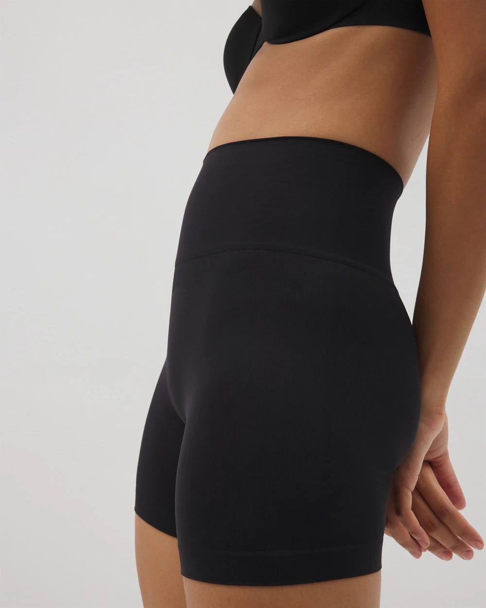 Mid-Level Shaping Seamless Shorts - BLACK | Soma Women
