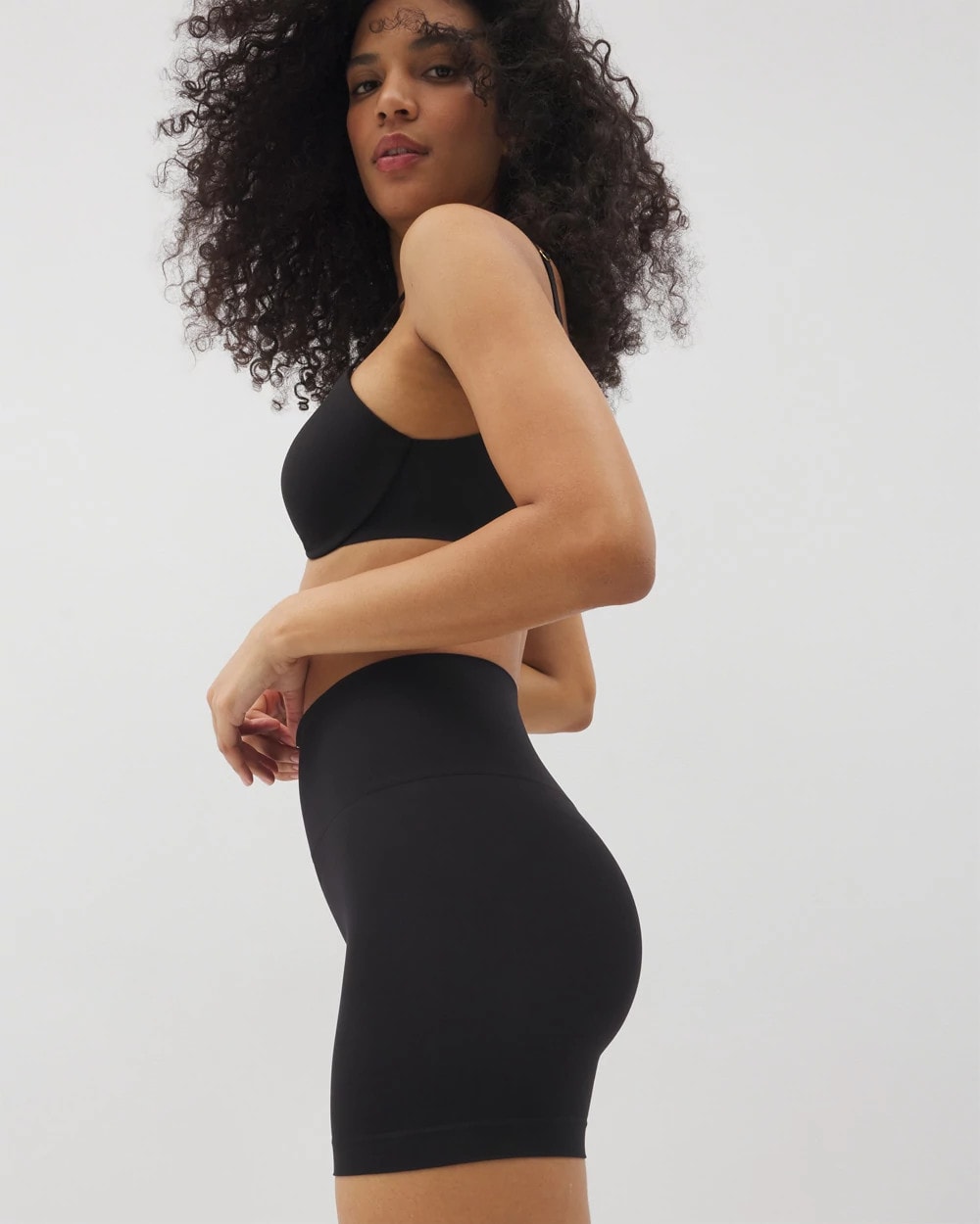 Mid-Level Shaping Seamless Shorts - BLACK | Soma Women