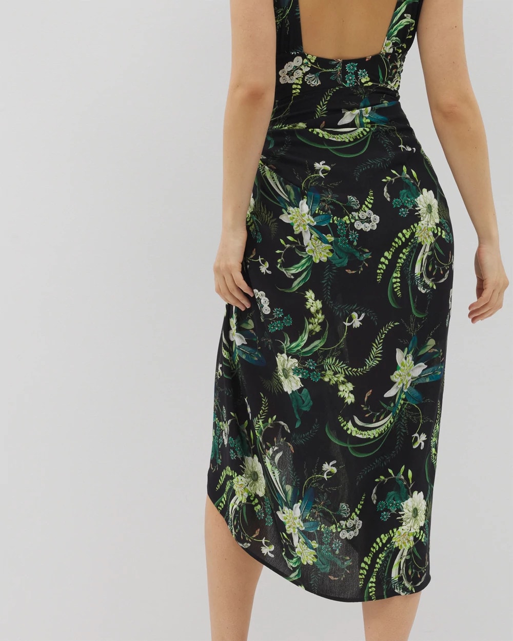 Rayon Crepe Pareo - TROPICAL TWIST BLACK | Soma Women